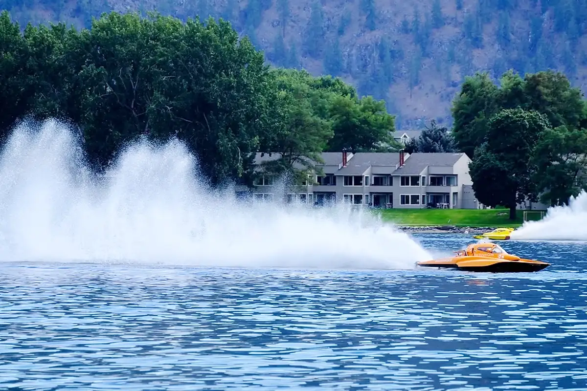 Hydroplane on Lake Chelan racing