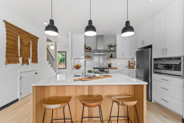 Beautiful white kitchen